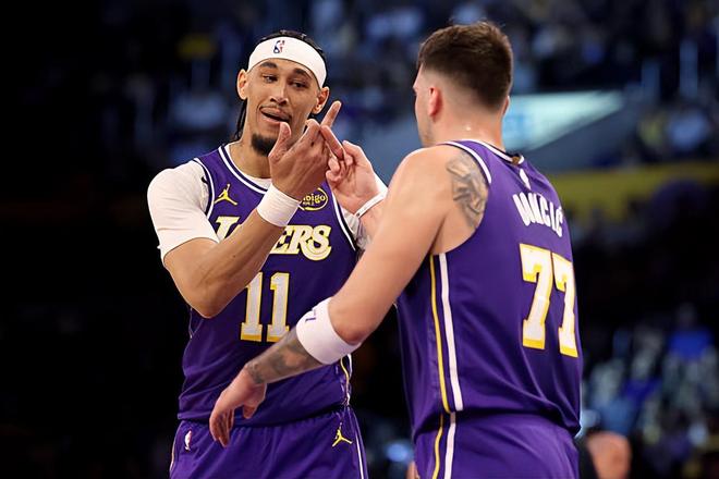 一上强度就不行了?湖人替补中锋面对马刺的状态又一次跌落谷底?