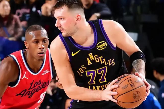 最多落后26分，湖人下滑第6俯沖附加賽區，小卡復出，祖巴茨18+19