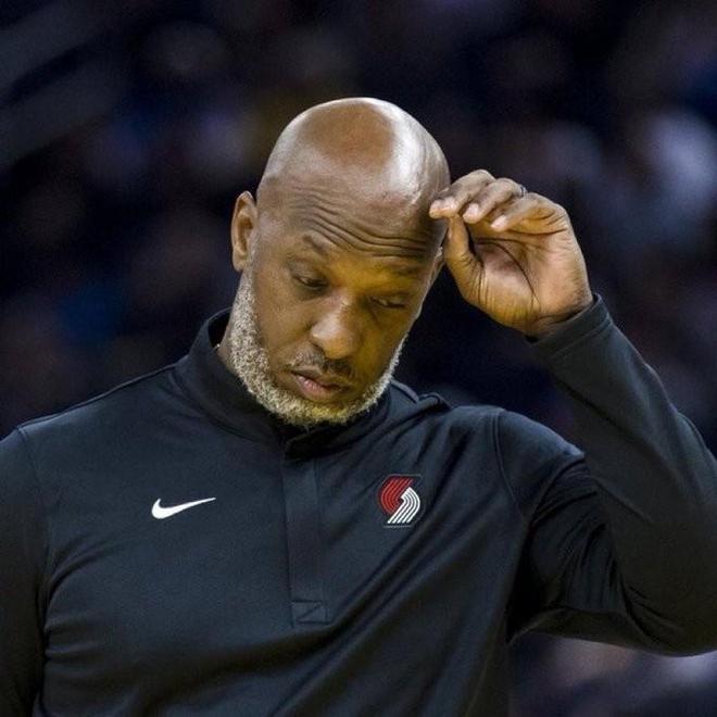 TA:比盧普斯聘請了曾代理倫納德陰陽合同案公司的律師為自己辯護