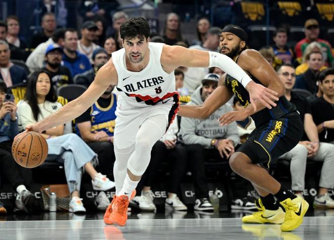 库里刷爆纪录轰38分+9记三分，格兰特8中0躺赢，开拓者双杀勇士