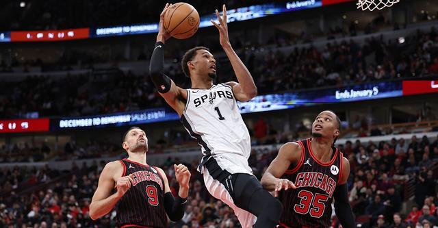 文班亚马38+12卡斯尔19+11 马刺逆转公牛迎三连胜...