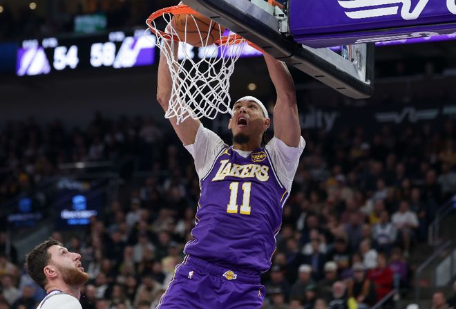 湖人113-120掘金2喜2忧！海斯+八村垒太好用，东契奇末节再现弊端