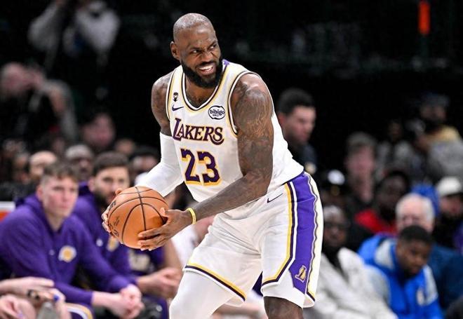 湖人14分大逆轉(zhuǎn)!詹姆斯末節(jié)狂砍11分,網(wǎng)友:末節(jié)之王真不是吹的