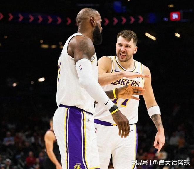 湖人116-114太阳!詹姆斯看清现实,范德比尔特赛后表态也成关键