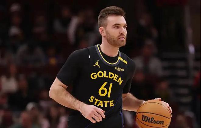 勇士98-99惜败76人 球员评价:3人优秀,4人及格,7人低迷