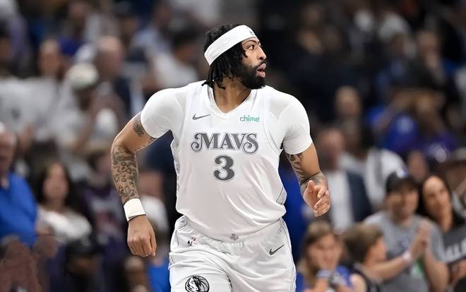 14场出勤+体重超标！独行侠浓眉实验失败，无人愿为他掏空家底