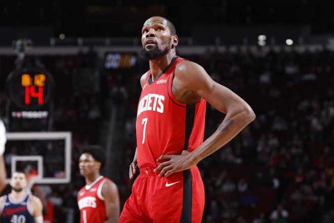 火箭半場落后快船3分:杜蘭特7中1遭小卡12+4+3完爆 哈登戰舊主