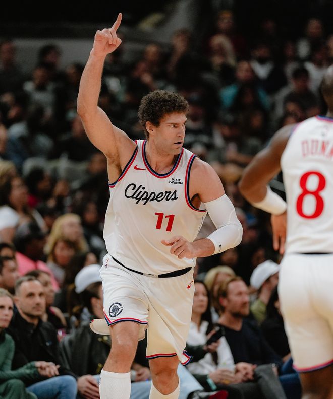 遭25分逆转！小卡空砍30+9各种续命球真尽力了 创三纪录聊表安慰...