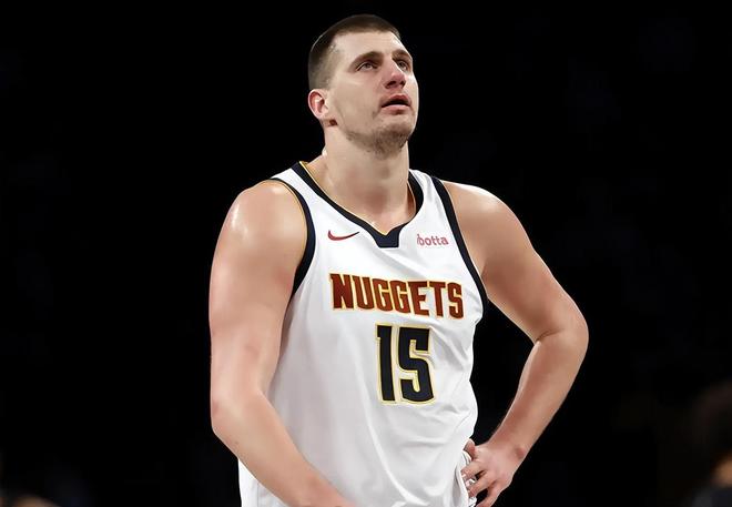 14中10轟32分14板14助！約基奇超越張伯倫，威少的紀(jì)錄也保不住了