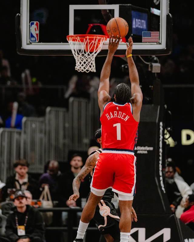 一边倒！快船状态不错领先14分：哈登轰15+4+3断，祖巴茨两双...