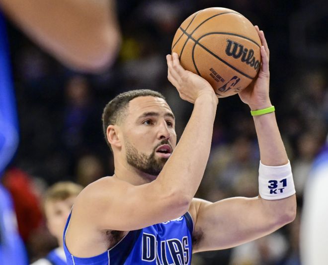 独行侠撕毁承诺!汤神被踢到替补却连抗议都不敢,终于想念库里了