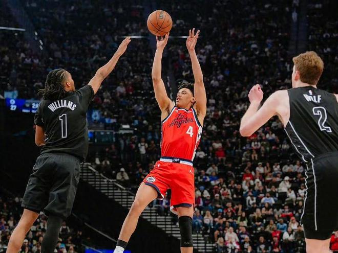 全面碾壓，126-89！快船大獲全勝，一節擊潰弱旅，西部排名出爐