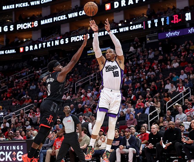 一度领先36分!申京26+13+11创三纪录 休媒:怪物一般的三双贡献