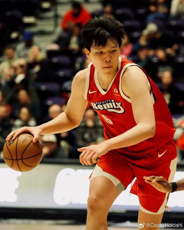 半场15分!杨瀚森创个人最佳