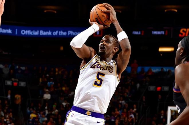 战术地位依然有限!湖人为什么不能给艾顿提供更多的支持呢?