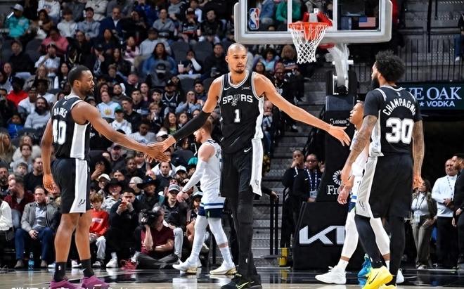 神仙打架！華子轟55+4，文班39+9，馬刺再這么打，就要拿第六冠了