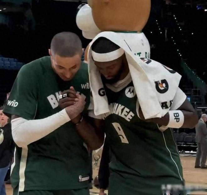 库兹马爆砍31分,雄鹿逆袭绿军,交易流言成催化剂