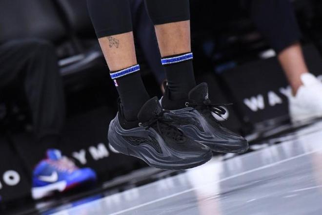 准备签约？媒体人：库里今日上脚的李宁赛前几小时才从中国运到美国...