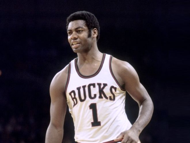 又轰下39+15+10!抱歉罗伯特森:你要从历史第一变历史第二了