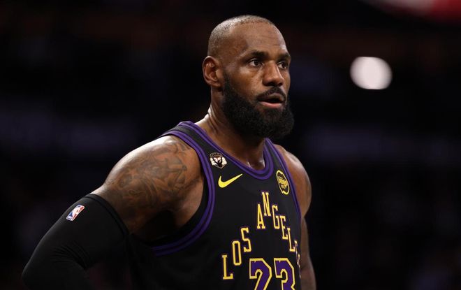 名記不懂球？同意球迷說詹姆斯換巴特勒不錯！跟庫里還能爭冠！