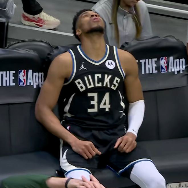 字母哥受傷4-6周！孤立全隊無視教練遭全場狂噓，想跑路就別裝了