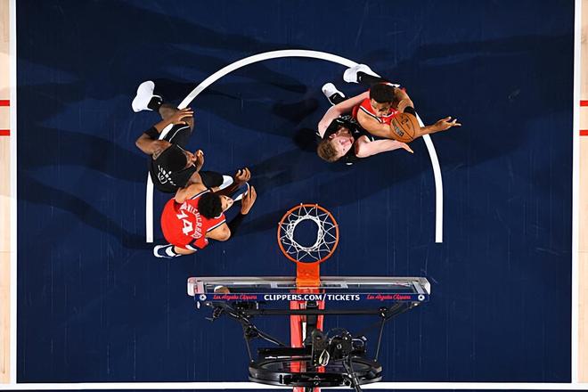 垃圾時間連續拿下8分，鋒線新星會有機會繼續留在快船嗎？