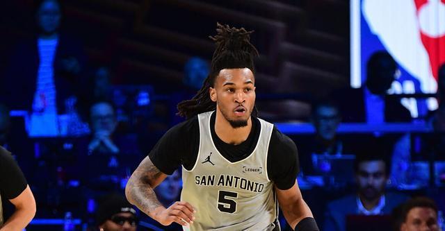 卡斯尔:人们都说雷霆是不可战胜的 但我们感觉自己是不可战胜的