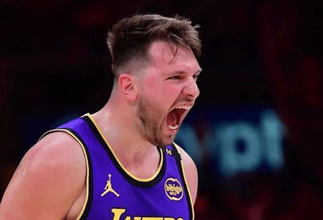 打疯了!东契奇首节狂轰24+5三分 压制哈登11+4+4闪耀洛城德比