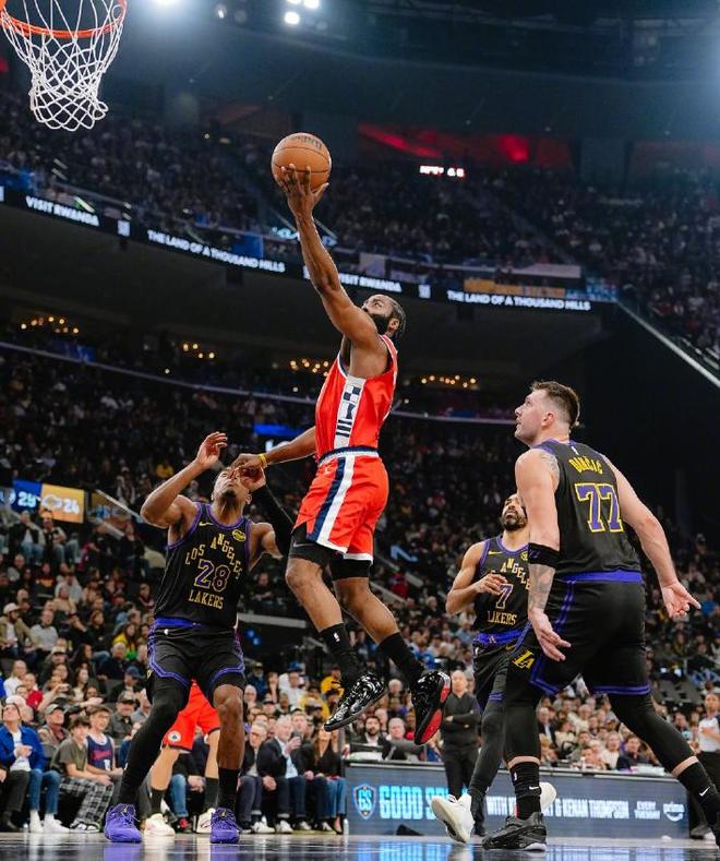 小卡24分哈登21中6超勇士FMVP，東契奇空砍32+11+8，快船力克湖人