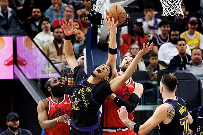 只是能力有限而已！湖人替補中鋒好歹在比賽態度方面值得肯定？