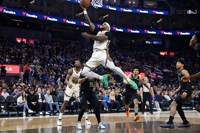 后场大闸面对鹈鹕完成大爆发！但这对于勇士未必是一个好消息？...