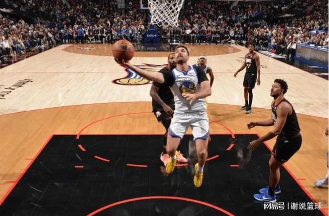 殘陣勇士制造冷門，但只有三人表現(xiàn)優(yōu)異，鋒線刺頭進黑榜？