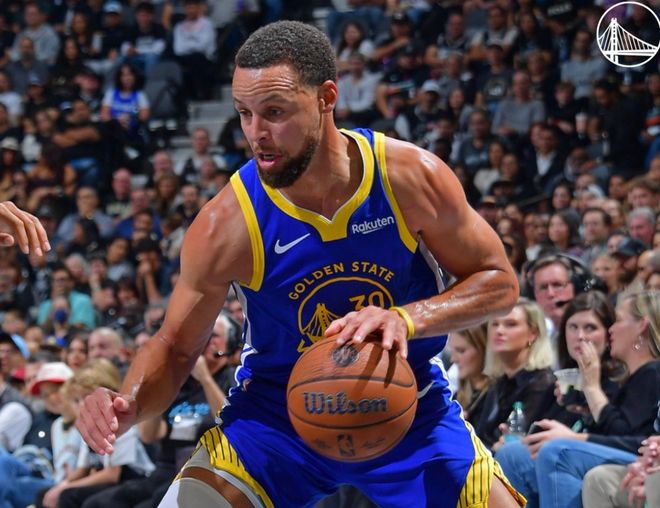 罚球准绝杀！库里轰下49分，勇士1分险胜马刺，文班亚马26+12