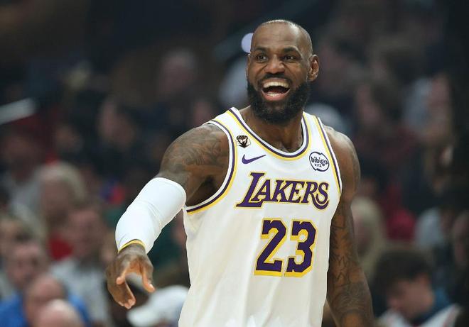 湖人110-93擊敗猛龍 球員評(píng)價(jià)：2人滿分，6人及格，2人低迷