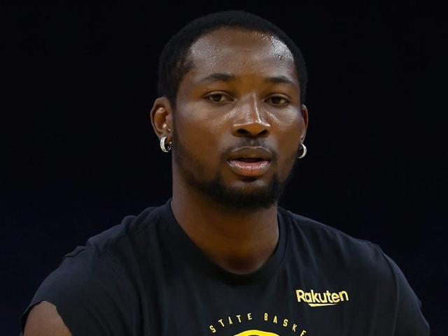 闹剧继续，记者：勇士将在下月库明加合同解冻后探索他的交易...