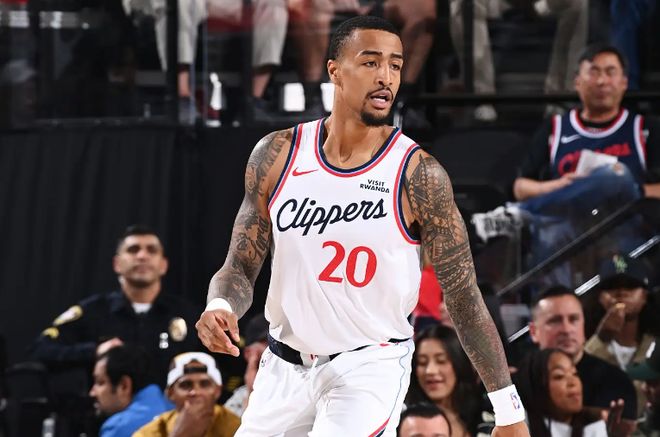 功能有些重叠！快船锋线新援进入先发阵容后的效果很不理想？...