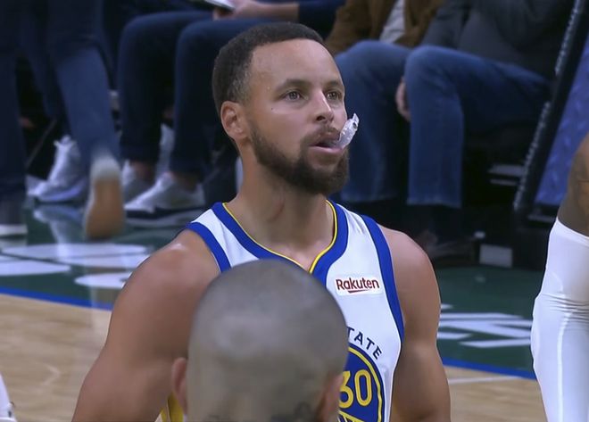 勇士110-120爆冷負雄鹿!產(chǎn)生3個不可思議+2個事實,官方MVP出爐