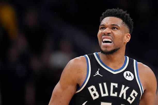 已經(jīng)結(jié)束咧，名記：我認(rèn)為字母哥已打完在雄鹿的最后一場(chǎng)比賽