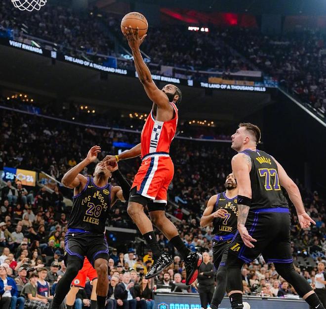 小卡復出24+5！快船111-104湖人：祖巴茨18+19制霸內線！