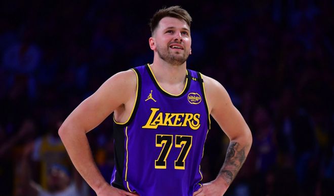 天赋出众,洛杉矶人开始感到沮丧,两笔交易抉择让球队陷入两难