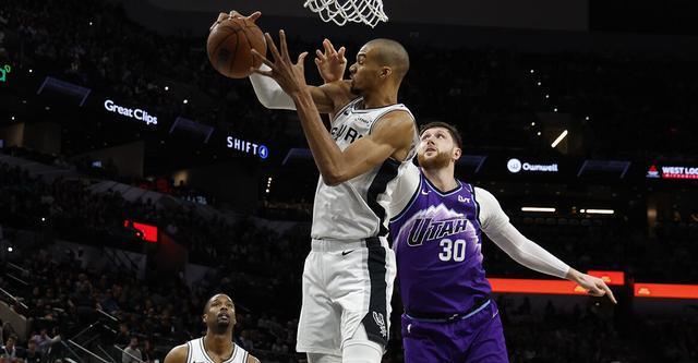 文班亞馬33+10喬治30分 馬刺主場輕取爵士