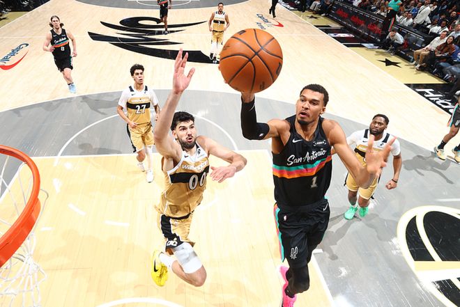 西部排名又變了：國(guó)王創(chuàng)NBA奇跡，森林狼收大禮，4隊(duì)排名互換