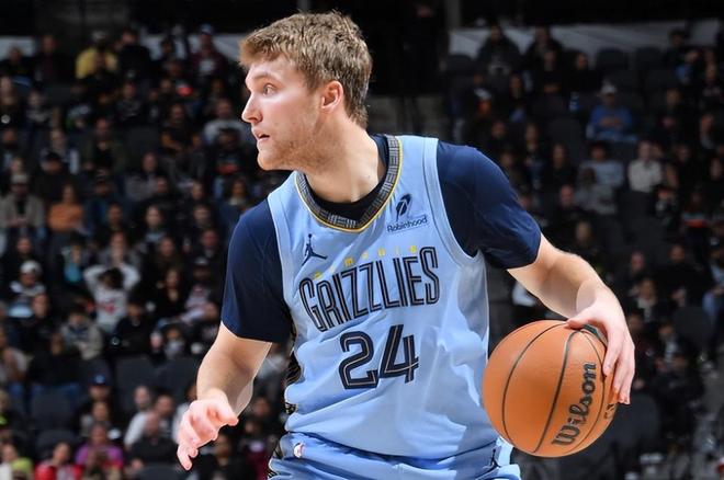 又能投篮又能组织！灰熊这个次轮末新秀的综合能力真是相当突出？...