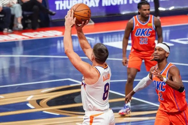 67+15+15!三巨头造49分惨案!24胜1负太离谱,湖人旧将成遮羞布