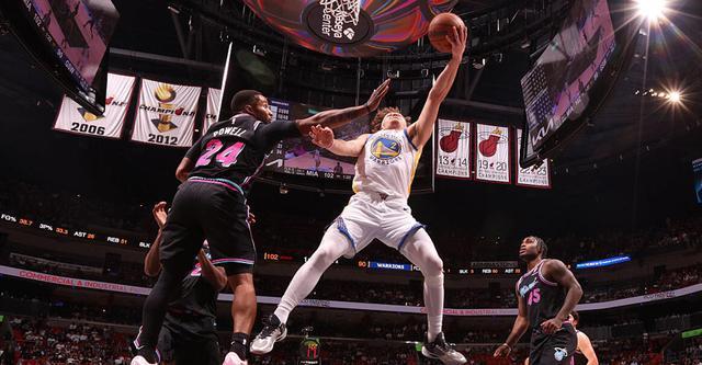 科尔：为球队拼劲感到骄傲 为五连主感到兴奋...