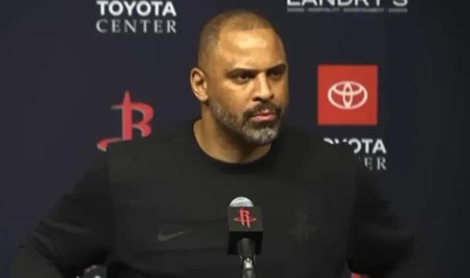 勝馬刺發(fā)布會(huì)！烏度卡爆贊謝潑德與史密斯，通過對(duì)抗壓制文班亞馬