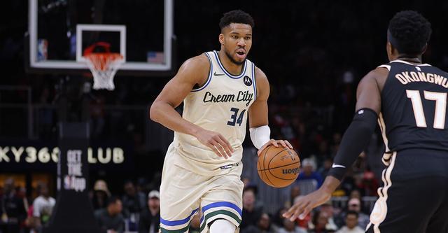 字母哥21+17+6沃克32+6+6 雄鹿客場險勝老鷹