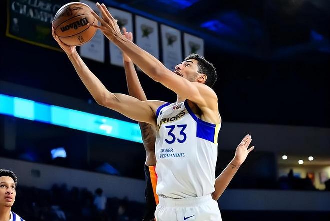 在發展聯盟都表現平平，勇士雙向合同鋒線還能守住這份合同嗎？