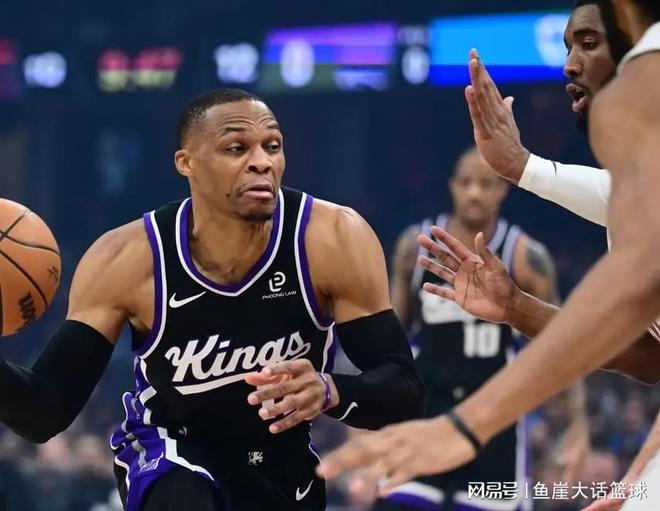 險勝！米切爾33+8泰森全隊第二，小薩24+16犯錯，威少11+5五大囧