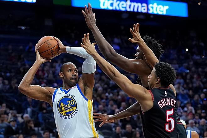 状态实在是太差了一些！勇士本不应该对这位内线老将有过高的期待...